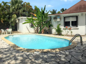 Maison accueillante à Saint-François avec piscine privée.
